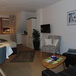 Am Kirchberg Ferienwohnungen *