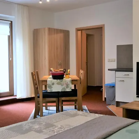 Ferienvermietung Engelstaedter * אוברוויזנטל