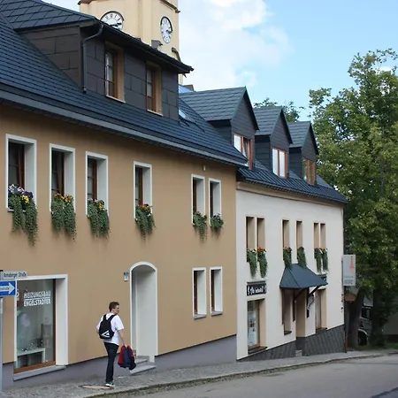Ferienvermietung Engelstaedter Apartment *